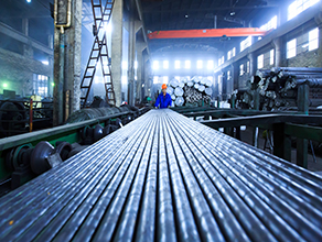 ¿Por qué los tubos automotores de los amortiguadores son propensos al agrietamiento por fatiga?